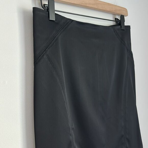 Y2K Bebe Black Ruffle Hem Skirt – Size 6, Made in USA, Vintage Clubwear - Picture 3 of 9